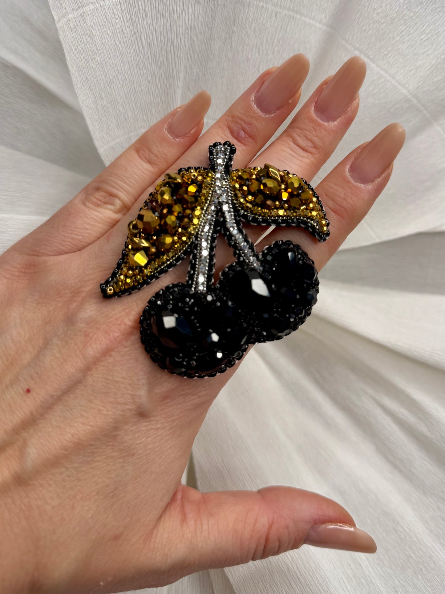 aBroșă Black Cherries G Mărțișor