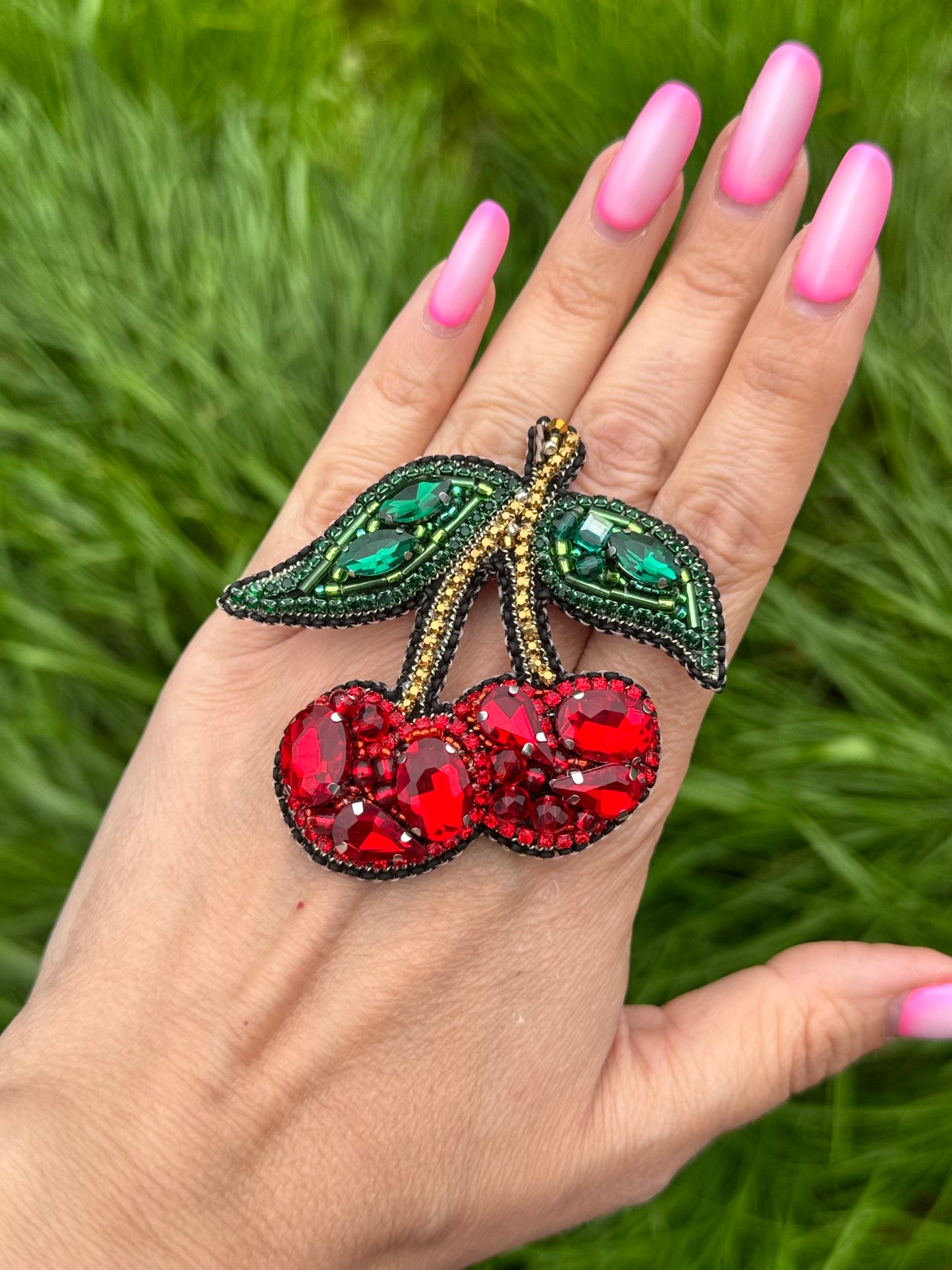 Broșă Red Cherry