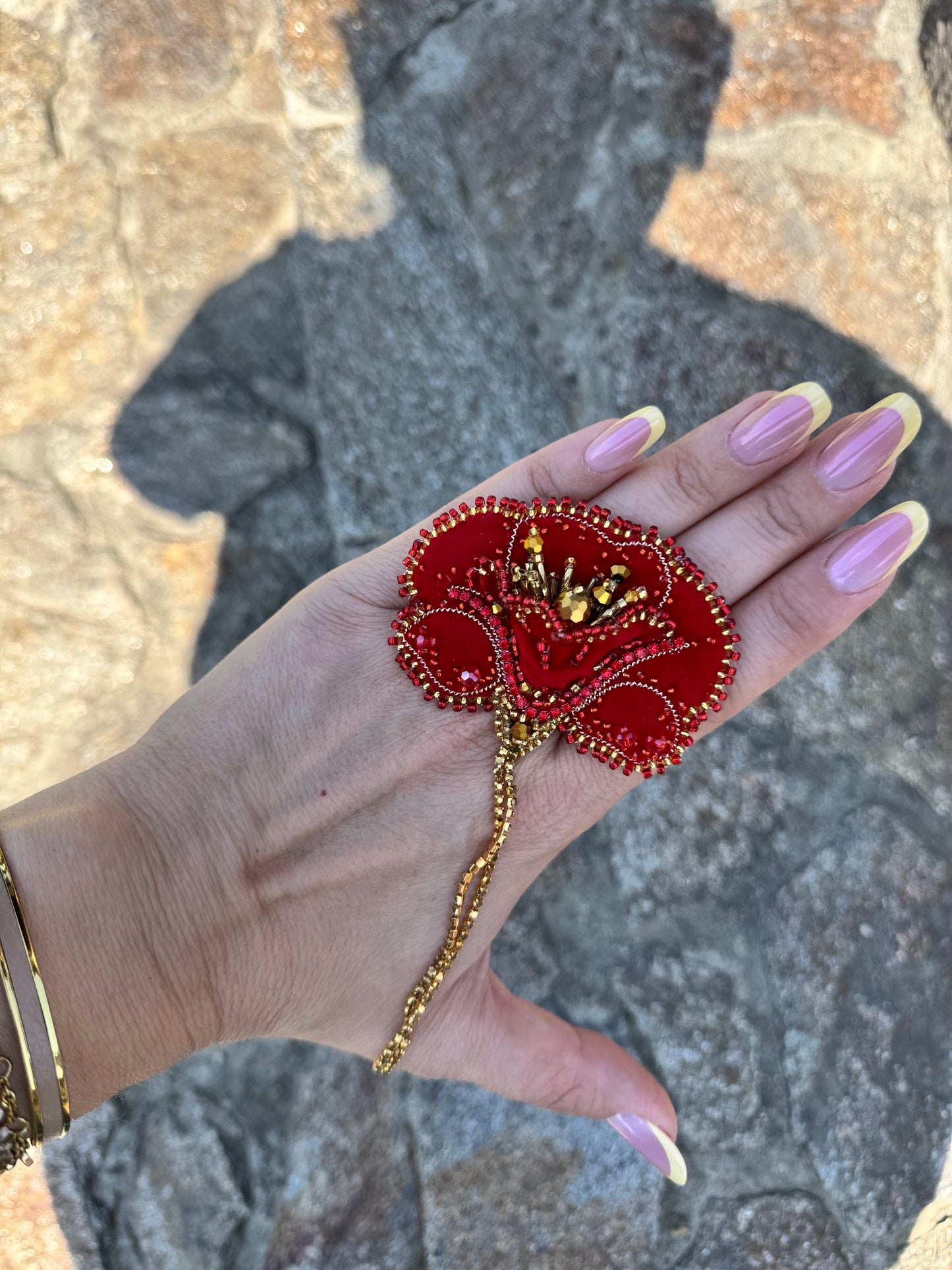 Broșă Queen Poppy