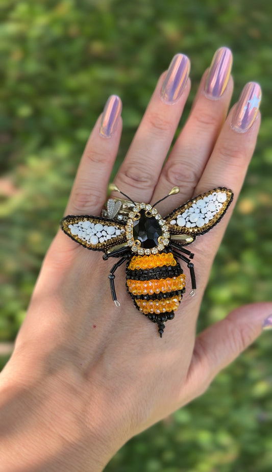 aaBroșa Bee