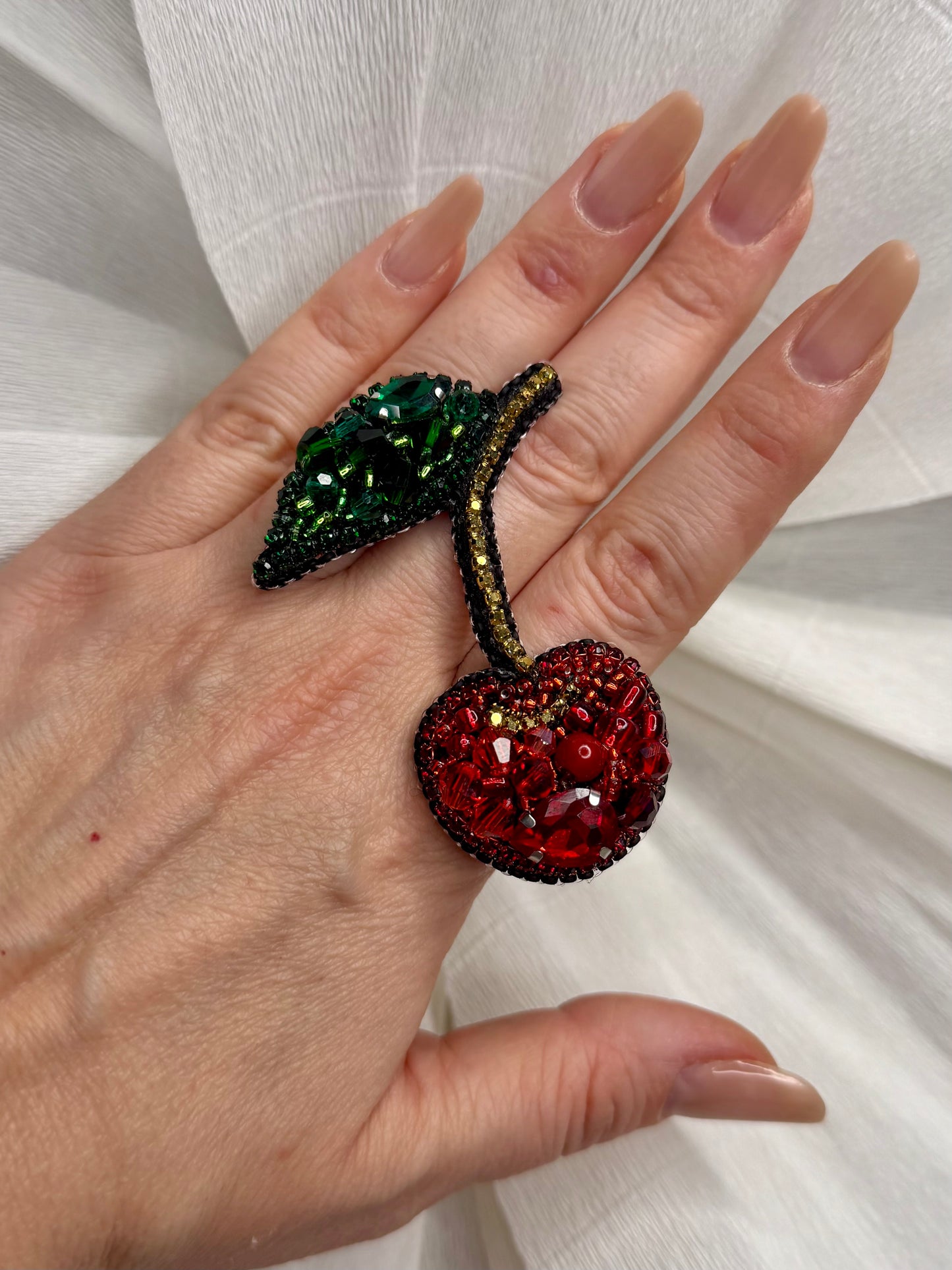 aBroșă Cherry Mărțișor