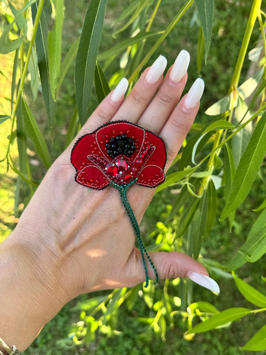 Broșă Poppy
