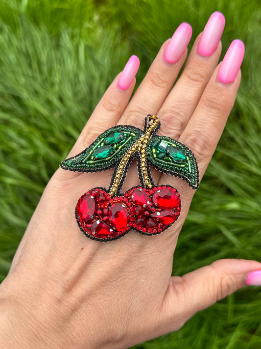 Broșă Red Cherry